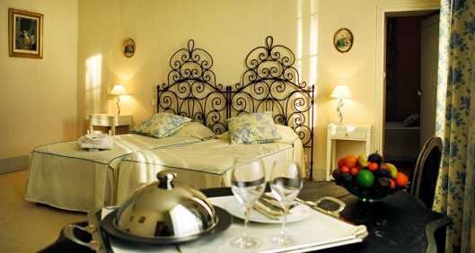Hotel Le Manoir Jean Saint-Paul-dʼEspis