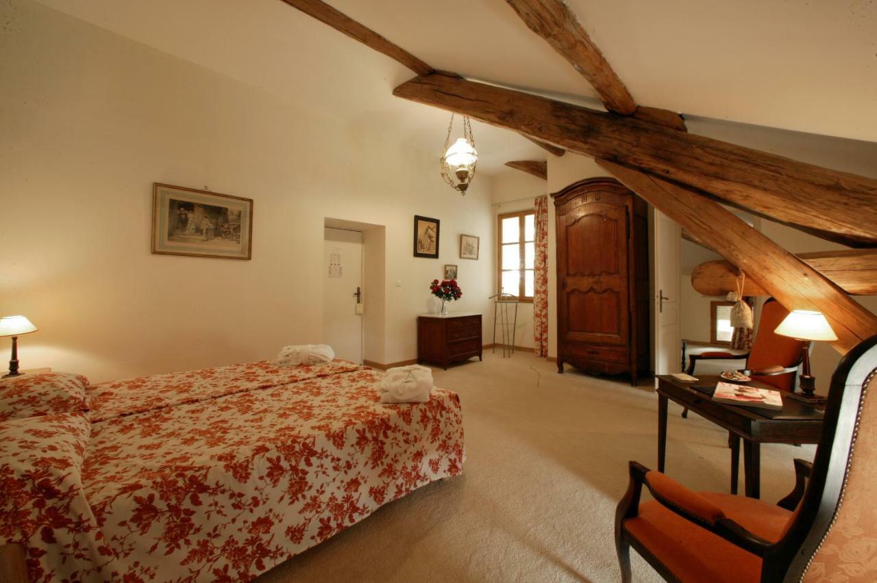 Le Manoir Jean Hotel 3*